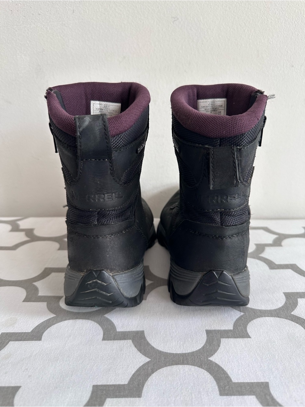 Merrell Black Hiking Shoes with Plum Lining - Picture 2 of 10